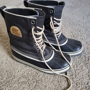 Women's Sorel CVS boots, size 8.5